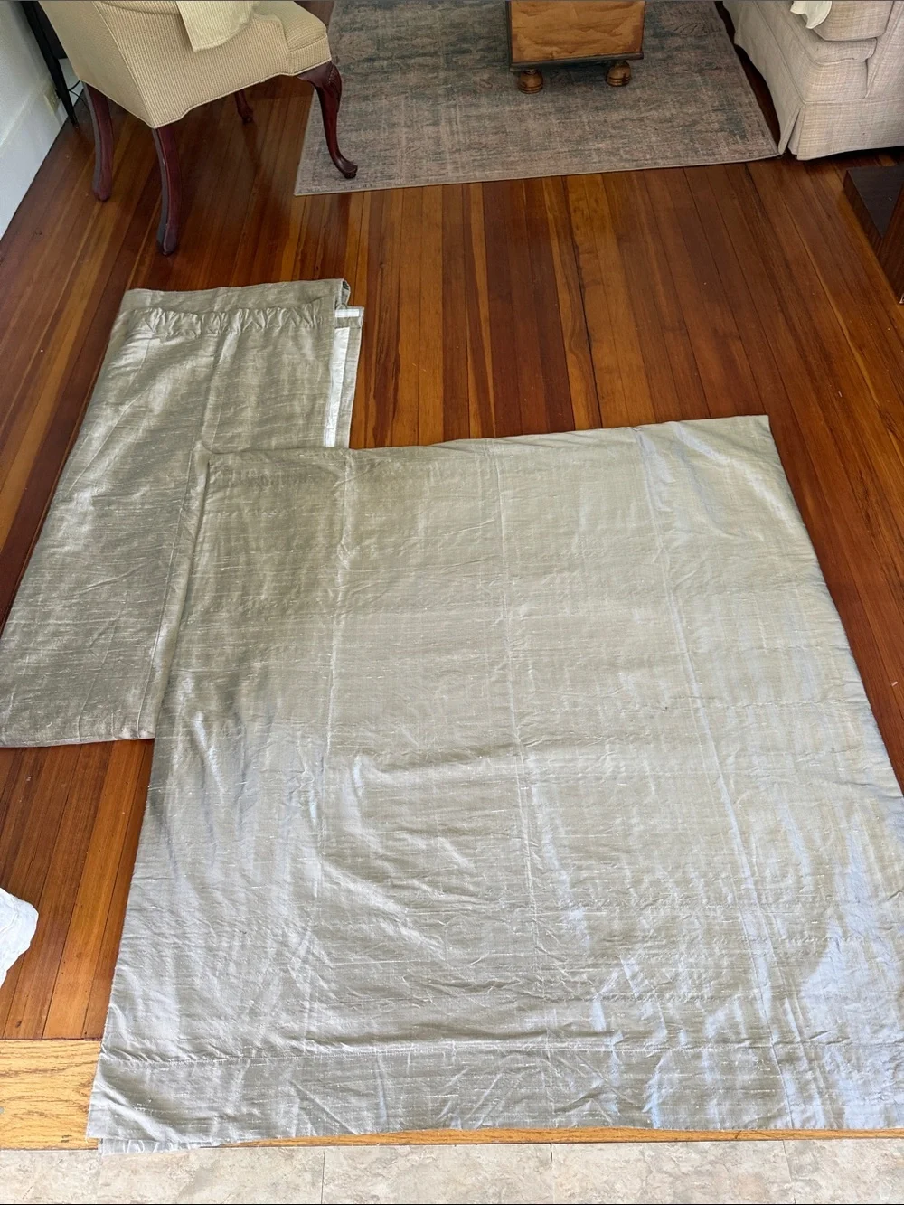 Two panels, double lined, Silk. Rod insert.